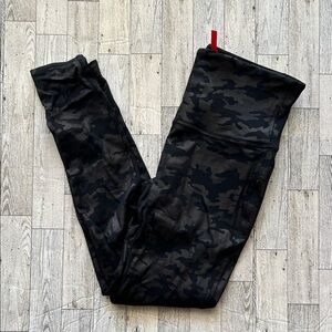 SPANX Camouflage Leggings size XL